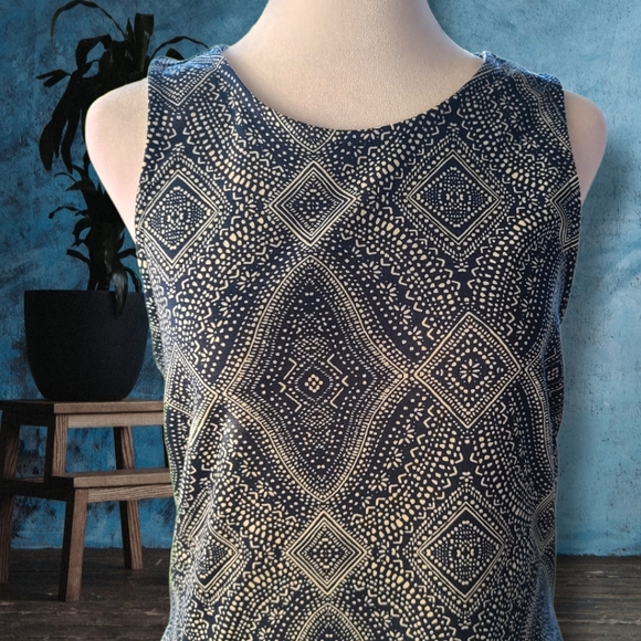 H&M Sleeveless Below Knee A-Line Dress Dark Blue Pattern Size Large - Picture 2 of 9